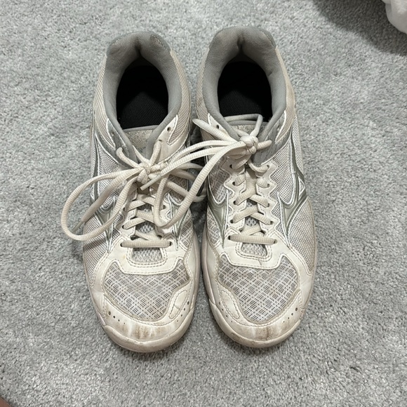 Mizuno indoor court shoes - Picture 2 of 4